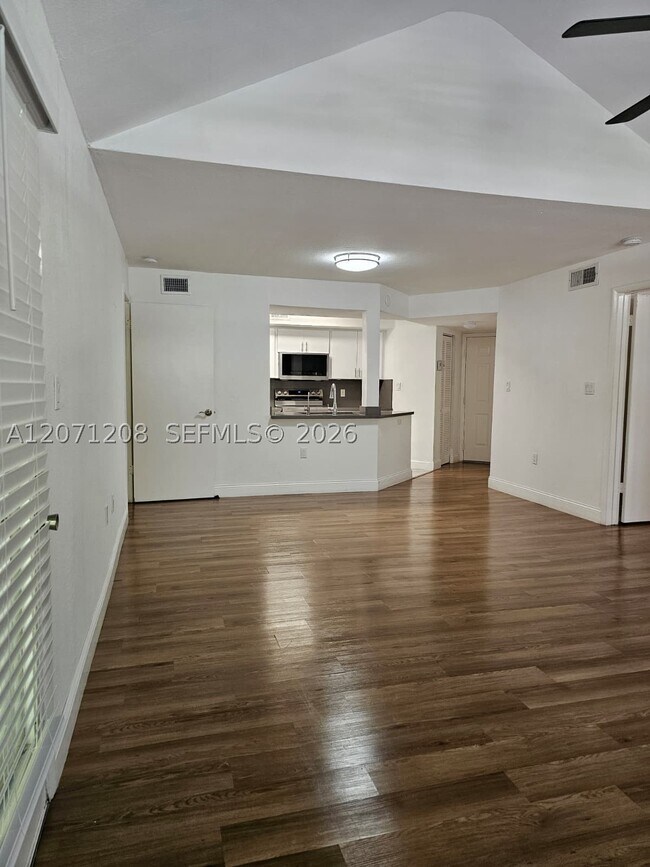Building Photo - 10440 SW 156th Ct
