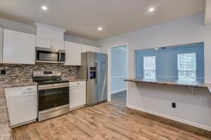 Building Photo - 2211 Pleasant Dr