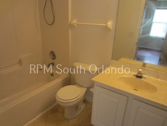 Building Photo - 4/2 in Sunset Ridge