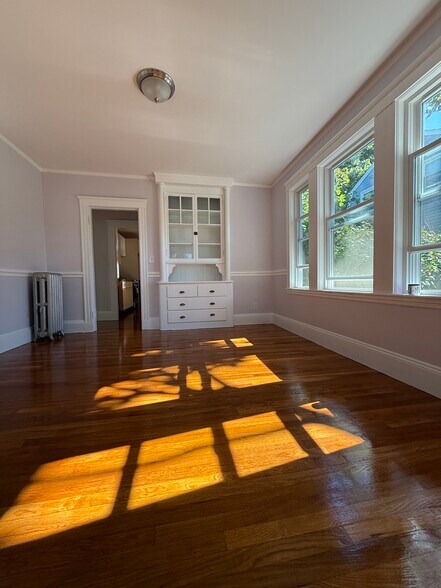 Building Photo - 27 Seven Pines Ave