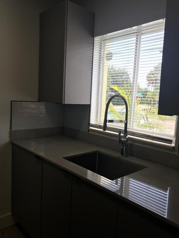 Building Photo - 3206 W Azeele St