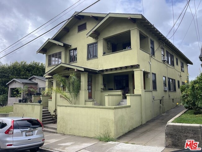 Building Photo - 1412 Calumet Ave