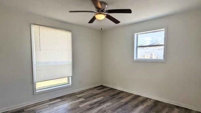 Building Photo - 121 Rue Max St