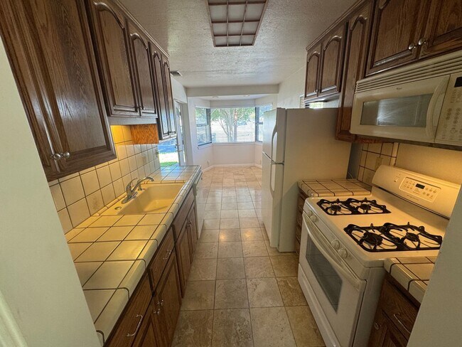 Building Photo - 2720 Larry Ln