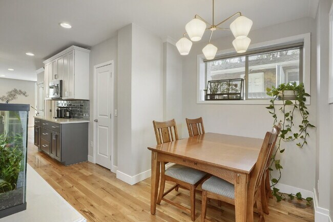 Building Photo - Charming Home in the Baker Neighborhood!