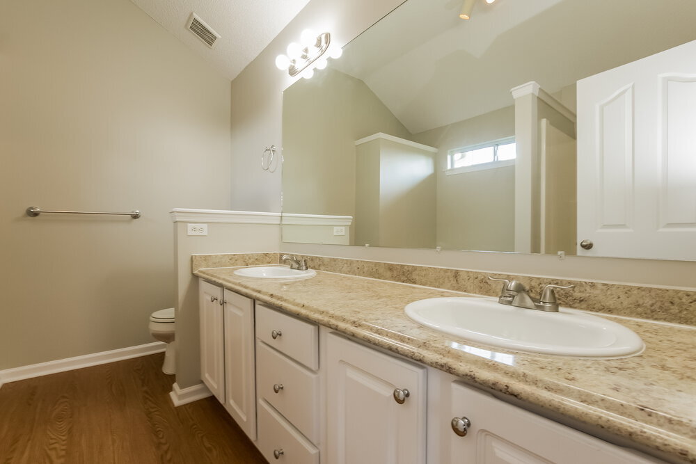 Building Photo - 413 Gresham Dr