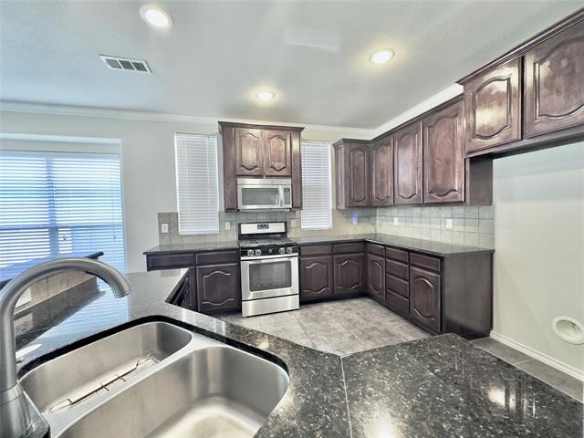 Building Photo - 5033 Bomford Dr