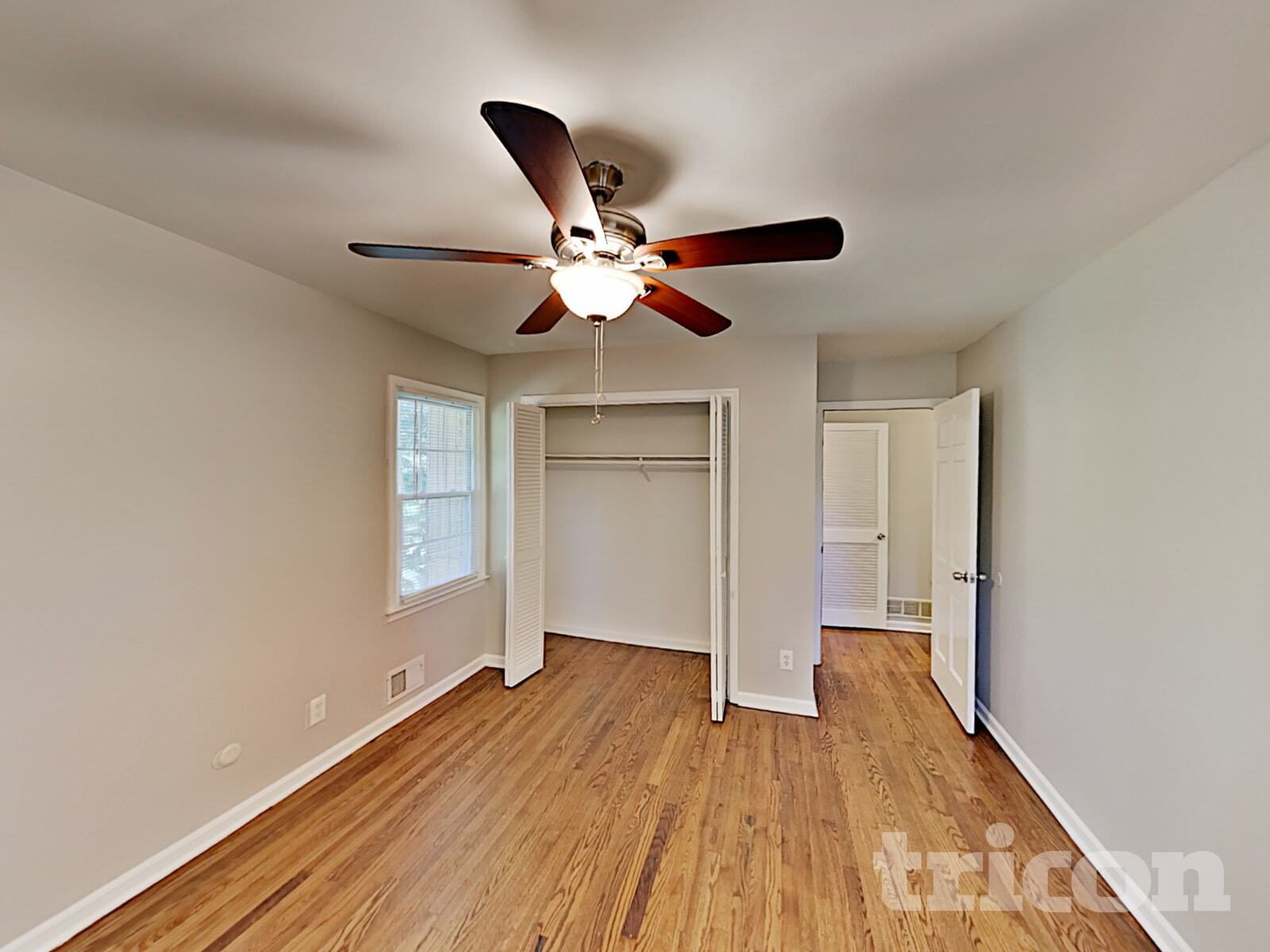 Building Photo - 1606 Huntington Dr