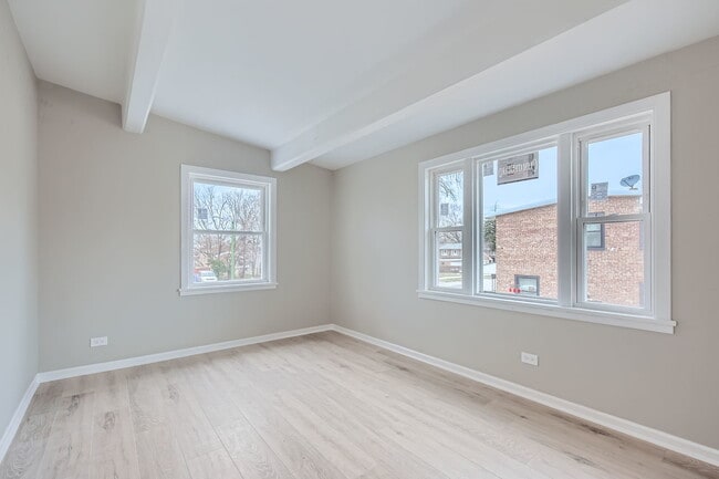 Building Photo - 236 E 92nd St