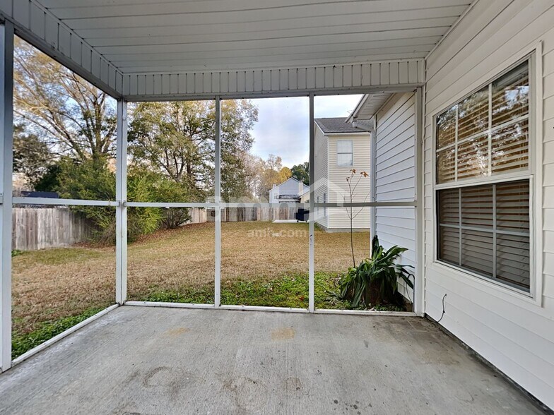 Building Photo - 119 Macallan Ct