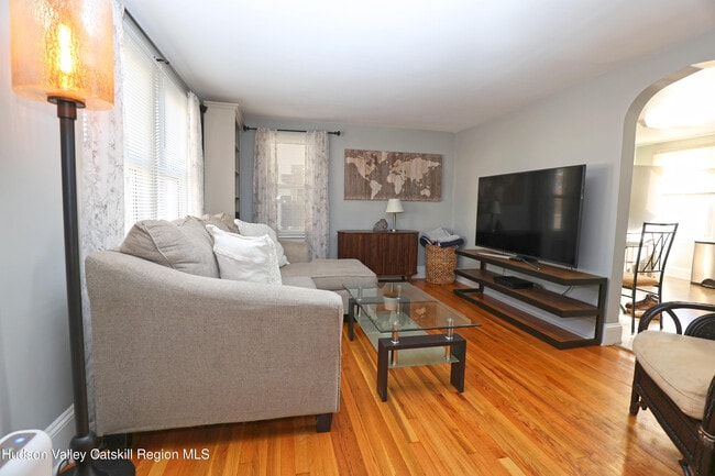 Building Photo - 208 Lucas Ave