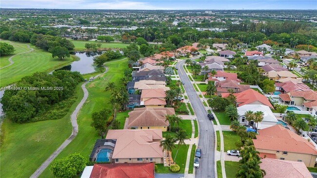 Building Photo - 720 Cypress Pointe Dr W