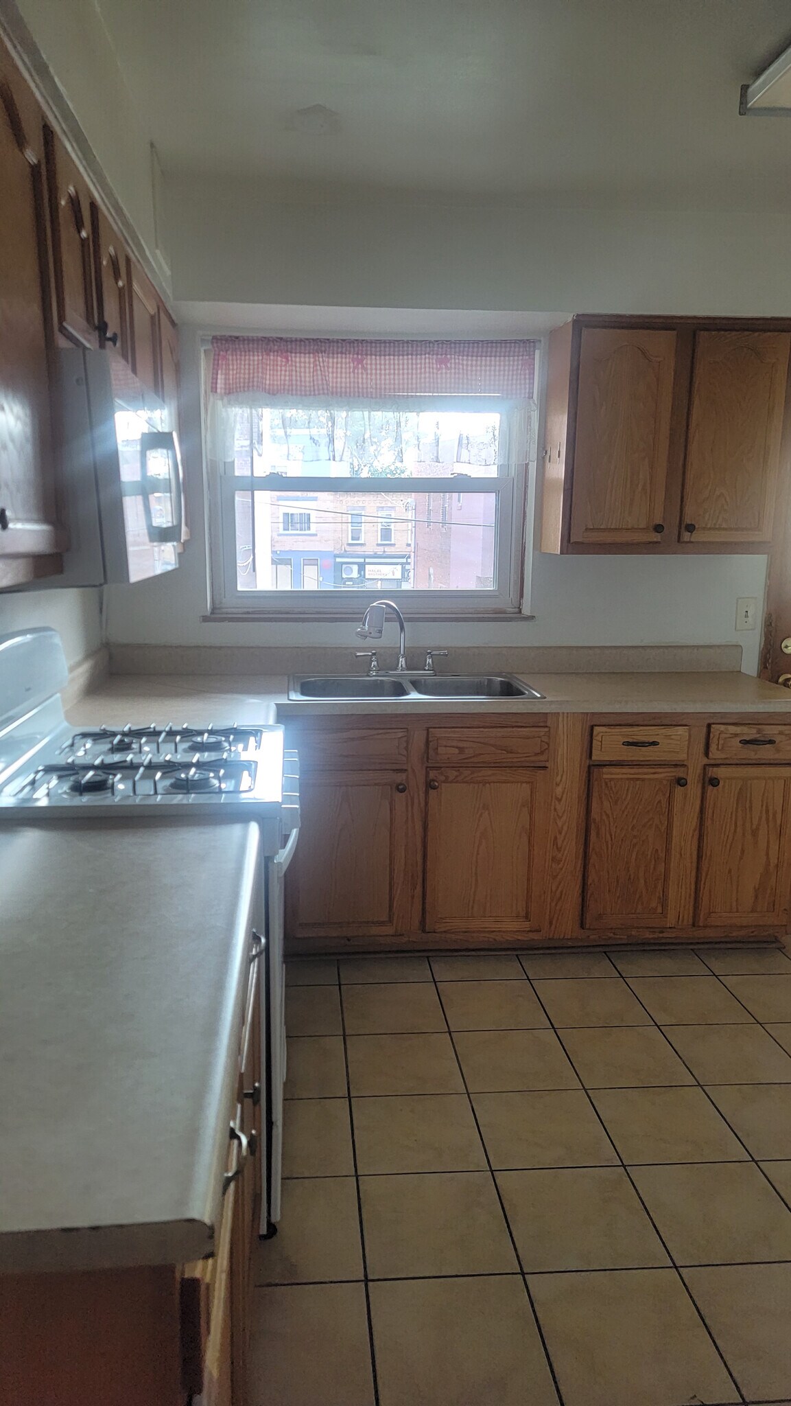Building Photo - 18 Melba Pl