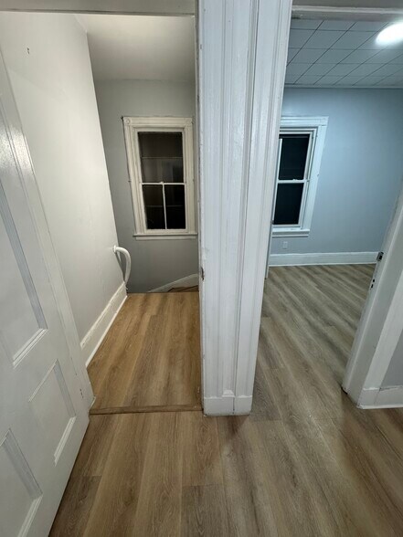 Building Photo - 124 Tuers Ave