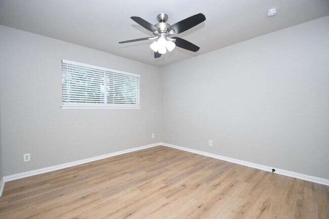 Building Photo - 1526 Barraud Ct