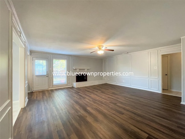 Building Photo - 1920 Oakbluff Dr