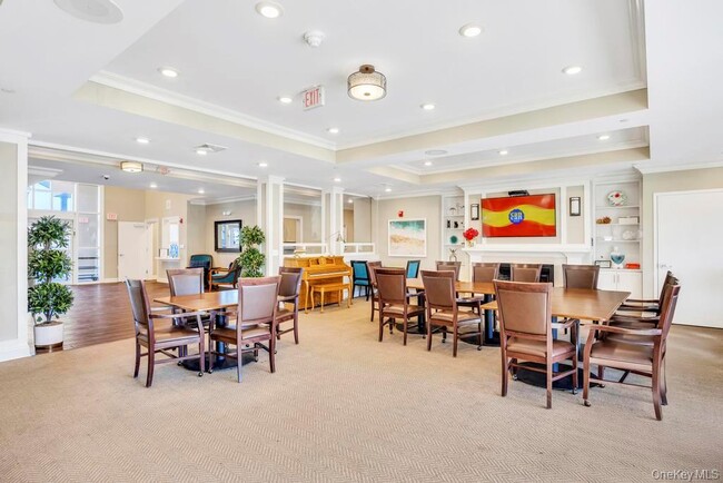 Building Photo - 3 Meadows Ln