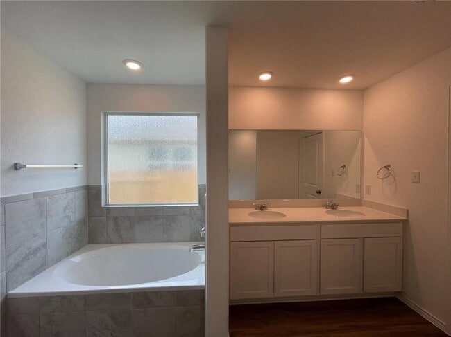 Building Photo - 409 Bluejack Wy