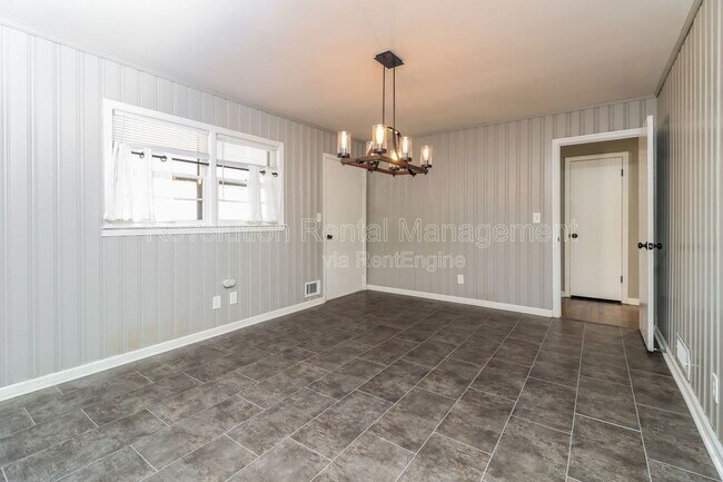 Building Photo - 24 Chestnut Dr