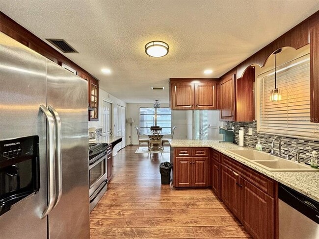 Building Photo - 7514 Spirea Dr