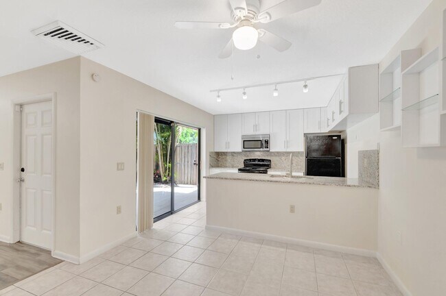 Building Photo - 579 Green Springs Pl