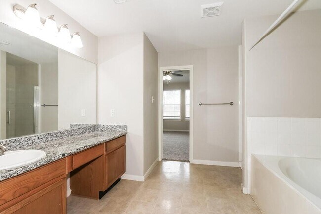 Building Photo - 12202 Greencanyon Dr
