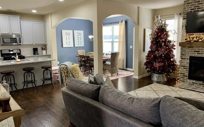 Building Photo - 3393 Castleberry Village Cir