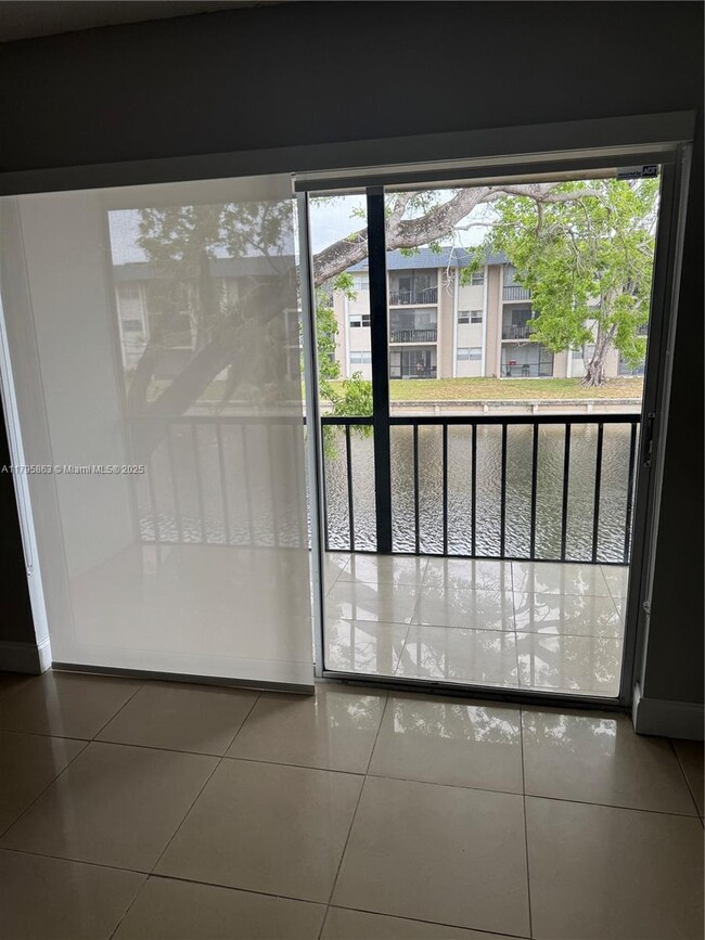 Building Photo - 8051 S Colony Cir