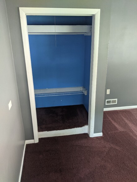 Building Photo - 1077 Davey Ave