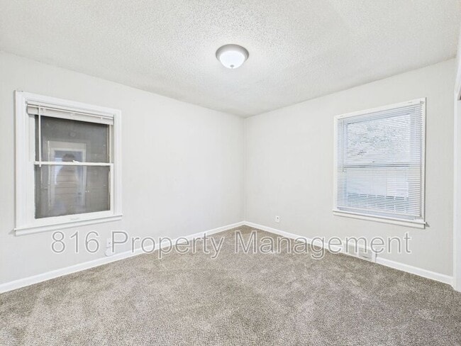 Building Photo - 2700 Oakley Ave