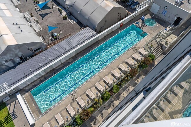 Building Photo - 501 Beale St