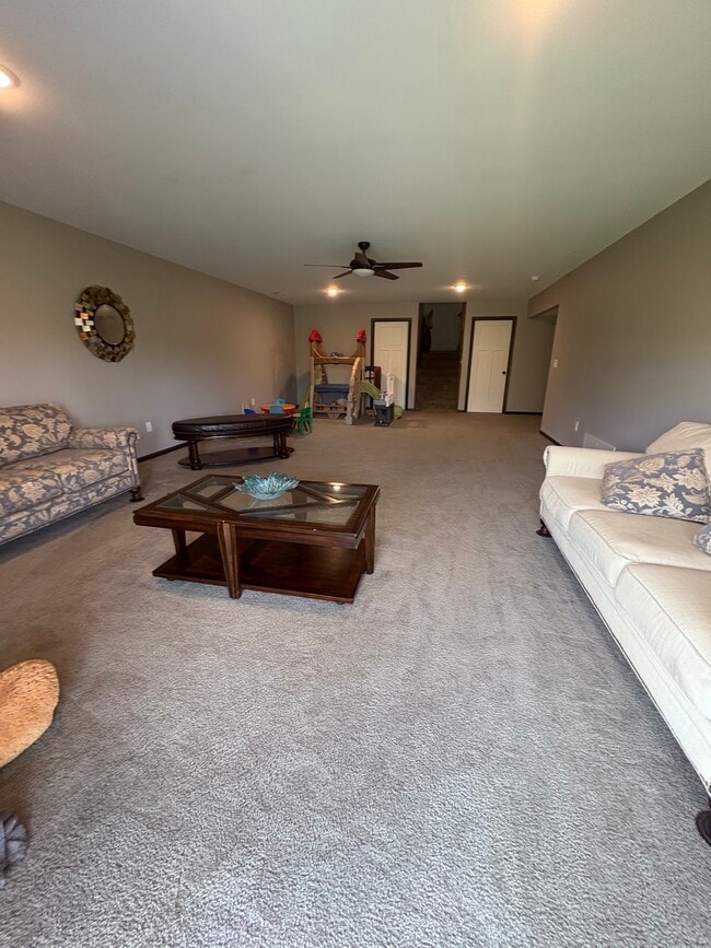 Building Photo - 1304 Legend Dr