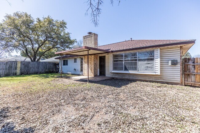 Building Photo - 4414 Valleybrook