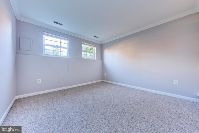 Building Photo - 685 Springhouse Square SE