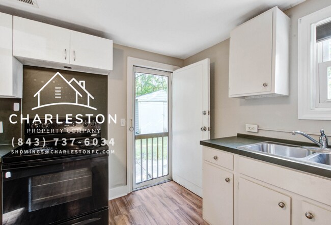 Building Photo - 1618 Acacia St