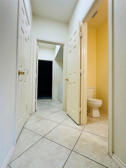 Building Photo - 931 Sierra Springs Ln