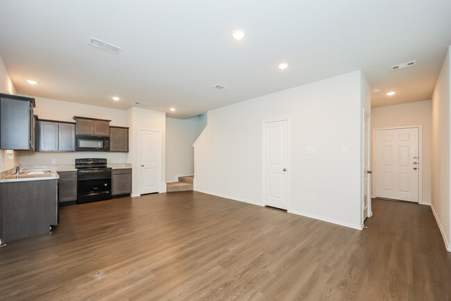 Building Photo - 1307 Ester Ln