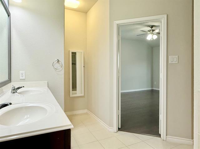 Building Photo - 3728 Holly Brook Dr