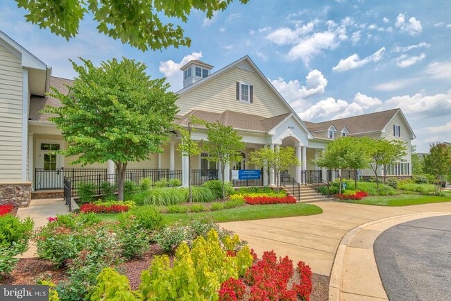 Building Photo - 23603 Hopewell Manor Terrace