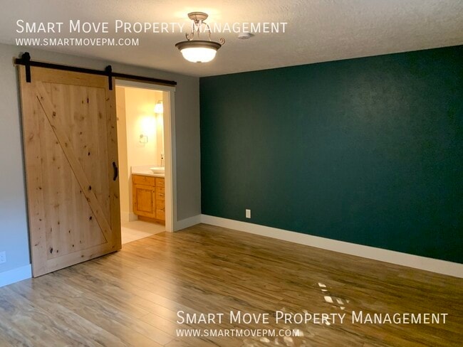 Building Photo - 843 E Valencia St