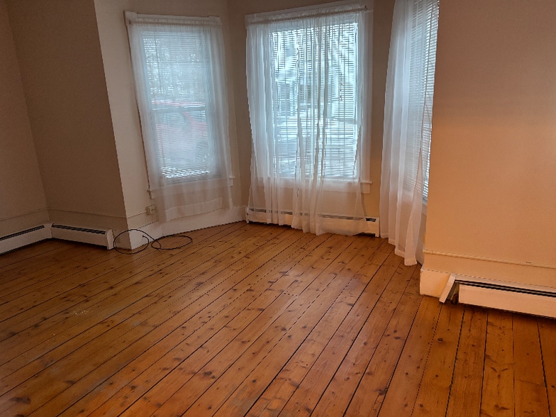 Building Photo - 46 Court St