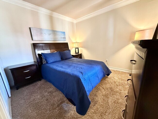 Building Photo - **MOVE-IN-SPECIAL $500 OFF 1st MO RENT** M...