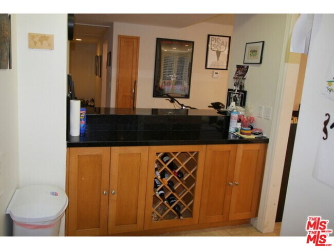 Building Photo - 2160 Century Pk E