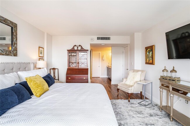 Building Photo - 199 Ocean Ln Dr