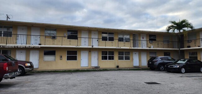 Building Photo - 605 W 68th St