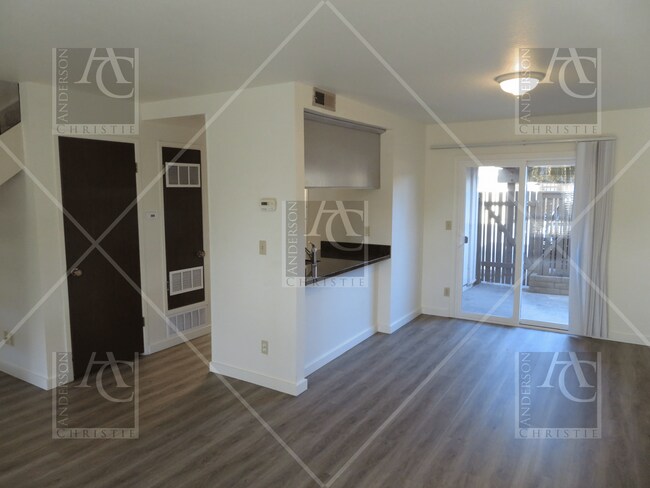 Building Photo - 204 Castillion Terrace