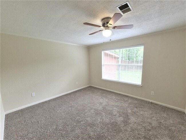 Building Photo - 503 Riveredge Dr