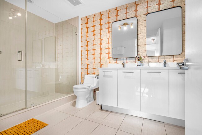 Building Photo - 3256 NE 1st Ave