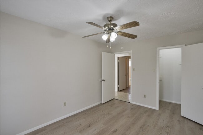 Building Photo - 4203 Sloangate Dr