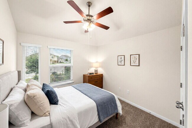 Building Photo - Greenbelt - Cul De Sac - Oversized Homesite